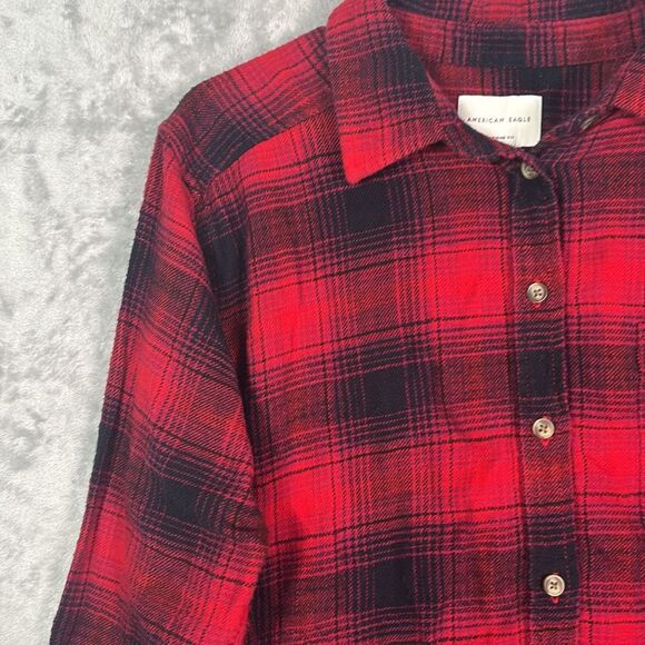 American Eagle Buffalo Red Black Plaid Soft Boyfriend Fit Button Up Size Small - Picture 6 of 9